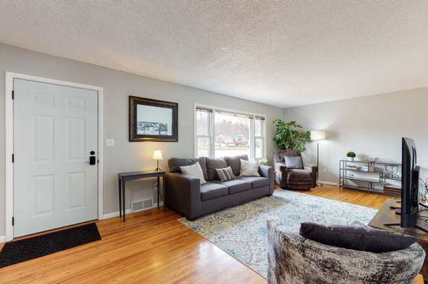 Building Photo - 1106 8th Ave SW