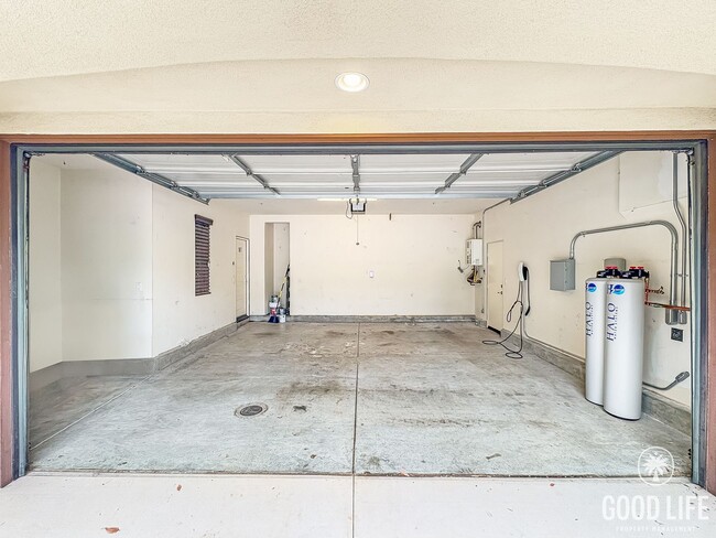 Building Photo - Great 4B/3BA House Available for Lease in ...