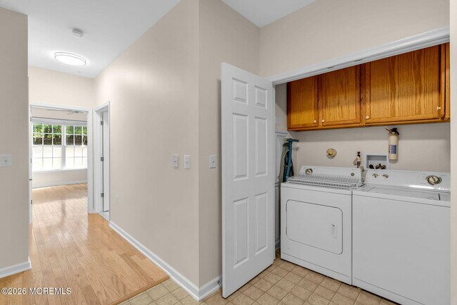 Building Photo - 313 Sophee Ln