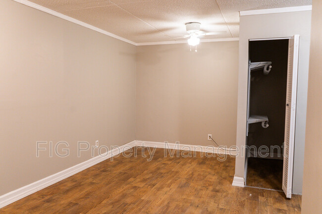 Building Photo - 2718 Painter Ave SW