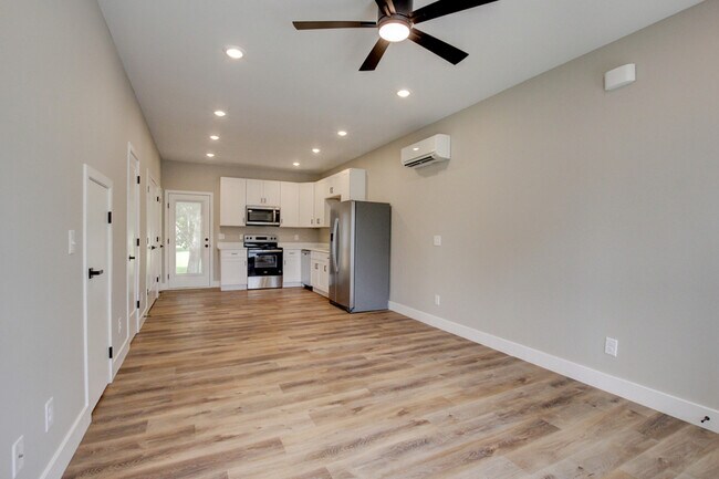 Building Photo - 230 3rd St