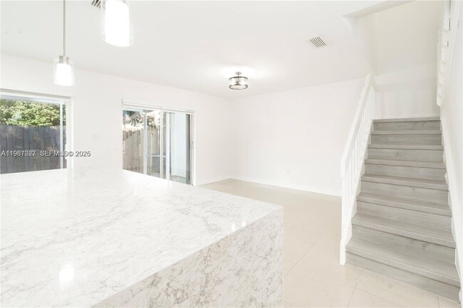 Building Photo - 6080 W 26th Ct