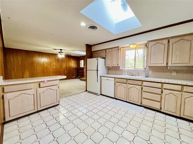 Building Photo - 8715 Labron Ave