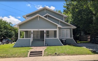 Building Photo - 203 Heard St