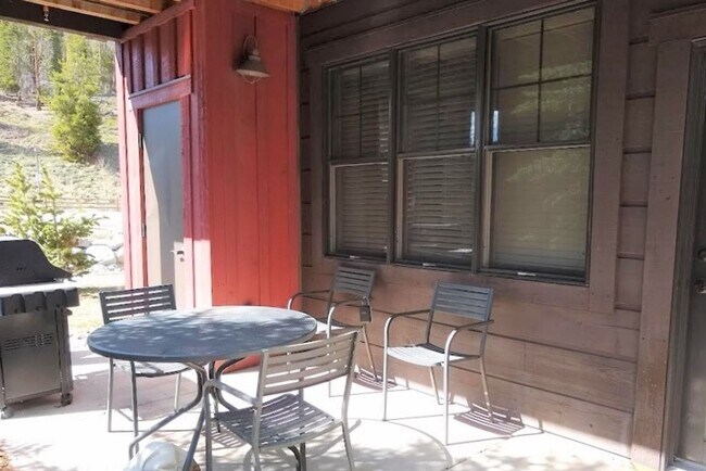 Building Photo - Summer Seasonal Rental - The Cache at Union Creek #3-101