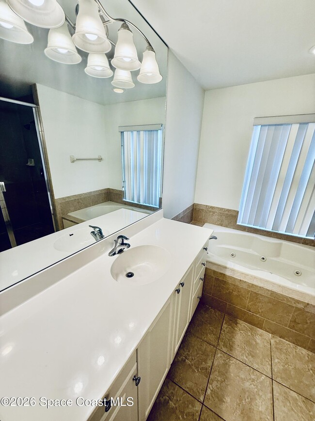 Building Photo - 860 Vignoles NE Ave