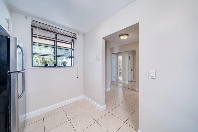 Building Photo - 1238 S Military Trail