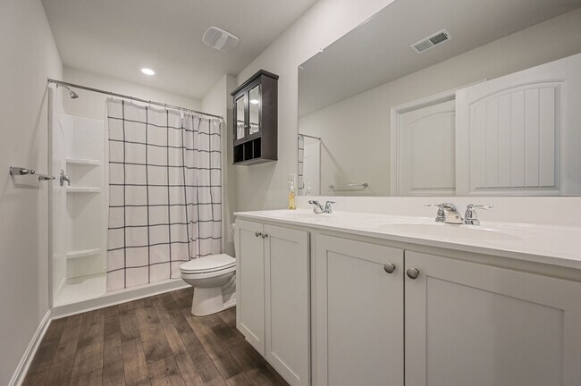 Building Photo - 62 Pepperwood Dr