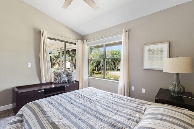 Building Photo - 13115 Belhaven Ct