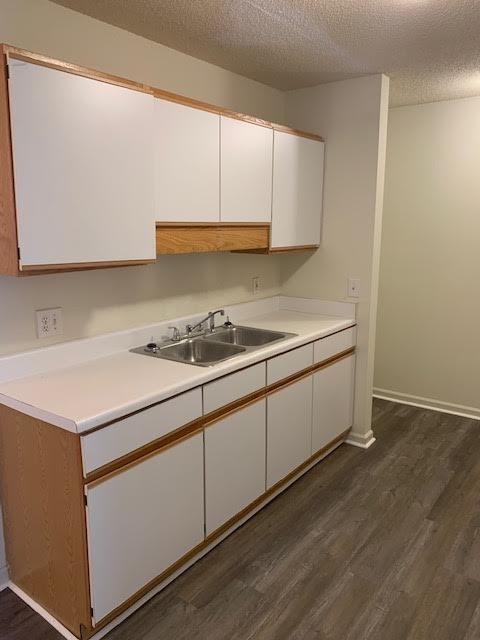 Building Photo - 3103 Sherwin Dr