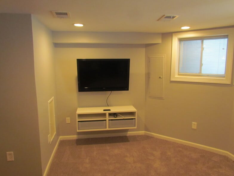 Primary Photo - 130 V St NW