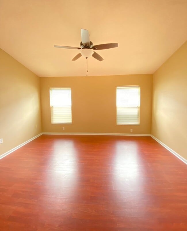 Building Photo - 4 bd/ 2 ba Single Family Home in Kissimmee near the Loop