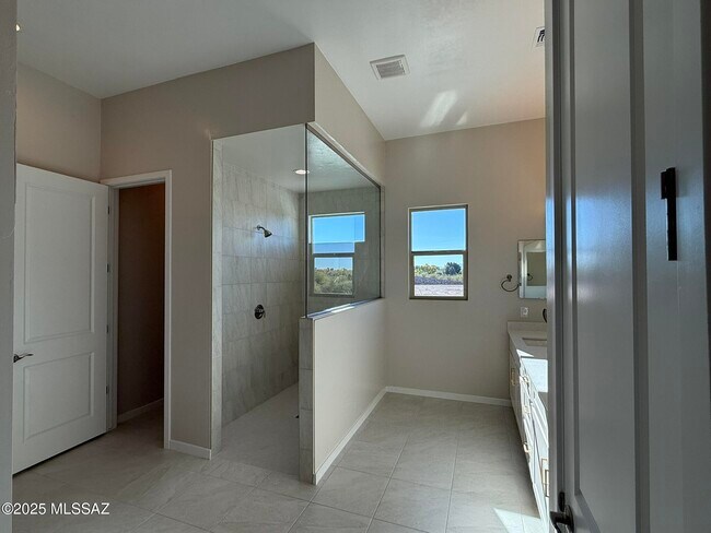 Building Photo - 5981 East Calle Agua Verde