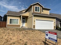 Building Photo - AVAILABLE NOW! Beautiful 3 bed/ 2 bath Single Family Home