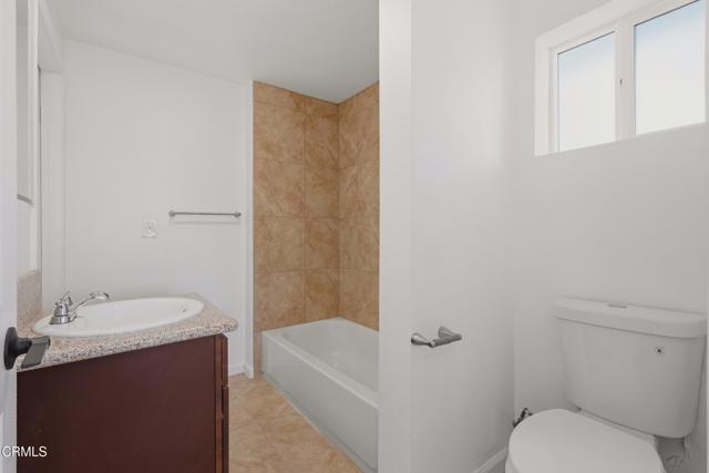Building Photo - 1114 Oban Dr