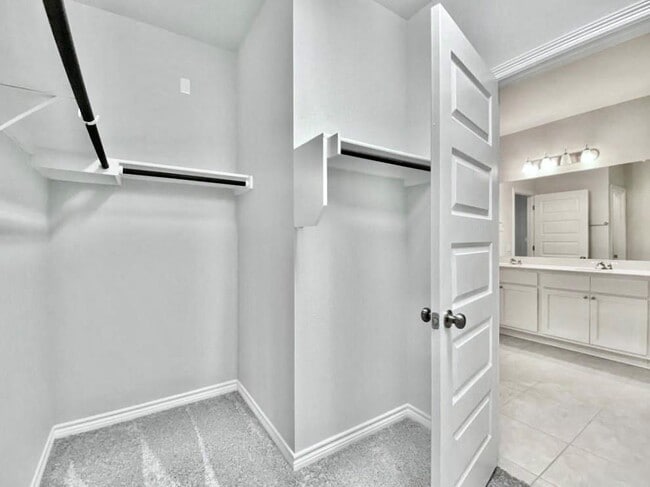 Building Photo - 816 Alta Wy
