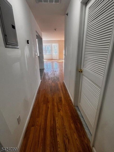 Building Photo - 81-83 Hawthorne Avenue Unit 3