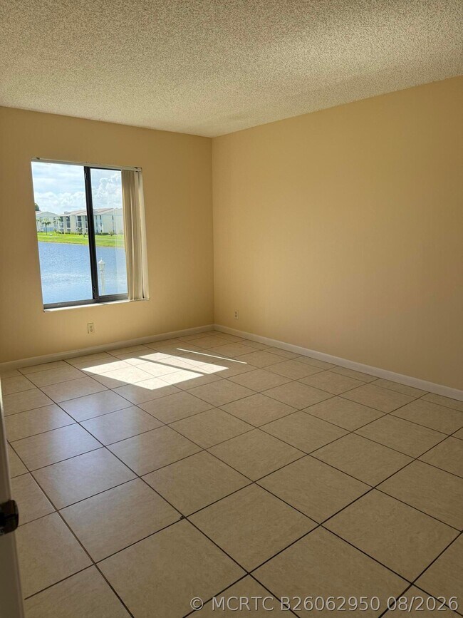 Building Photo - 1110 Green Pine Blvd