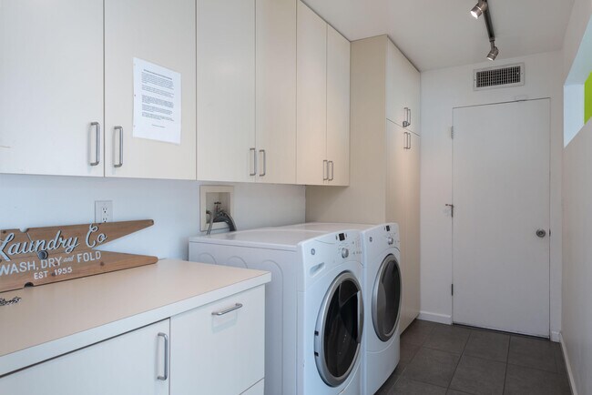 Building Photo - 2305 E Bellamy Rd