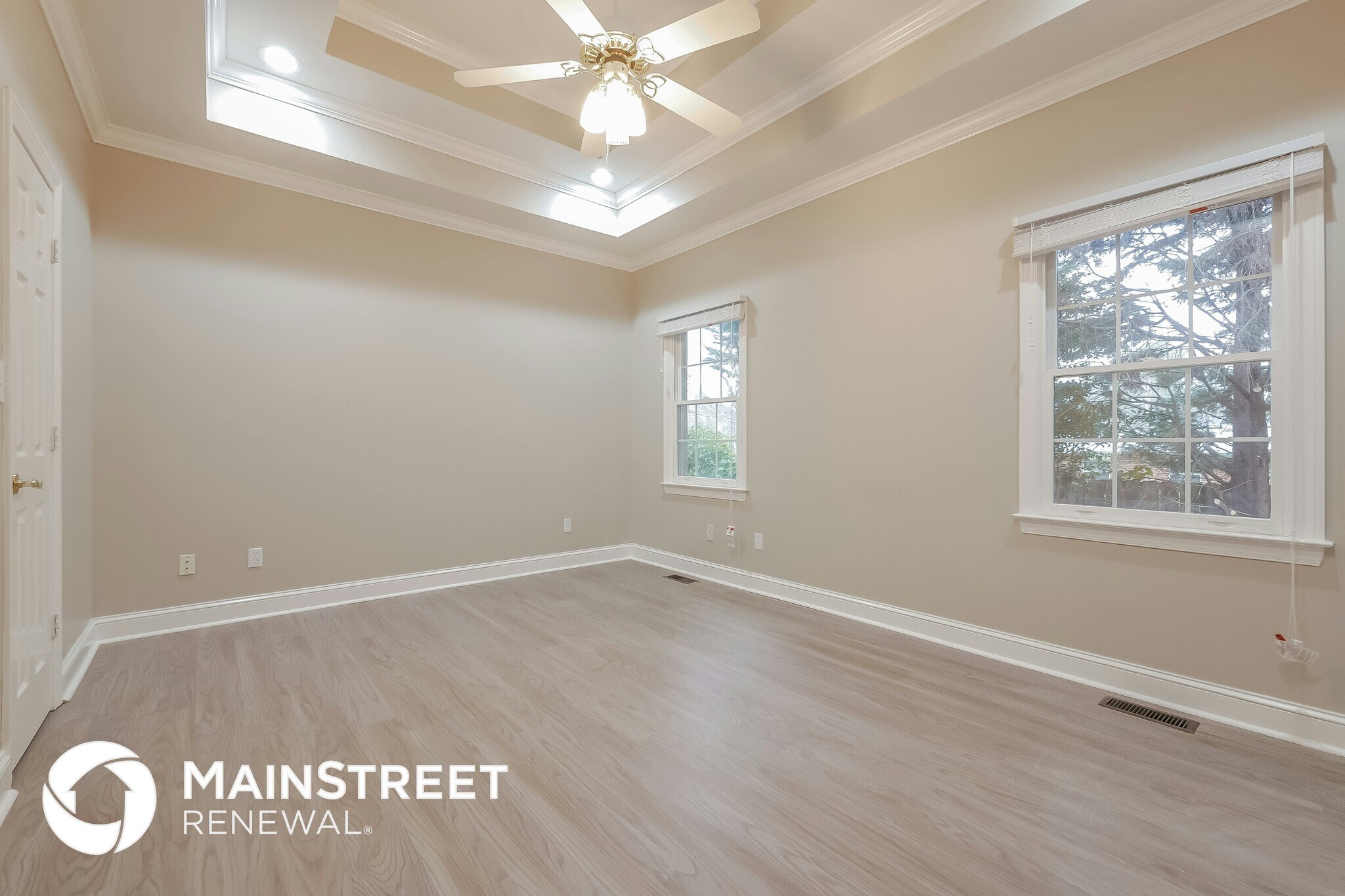 Building Photo - 100 Carriage Chase