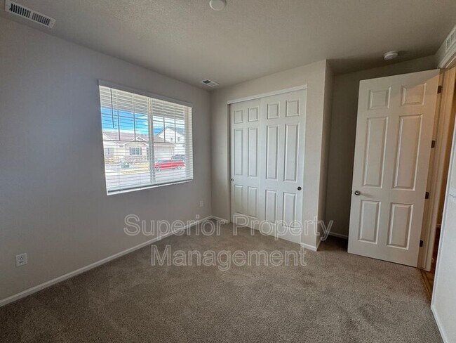 Building Photo - 981 Sandhills St