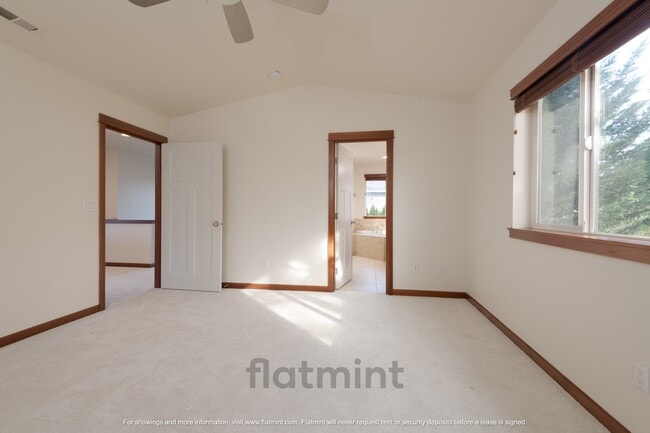 Building Photo - 4418 137th Pl SE