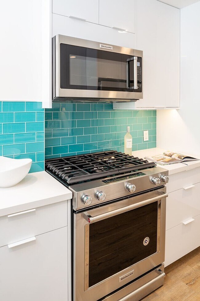 Building Photo - Off Melrose WEHO