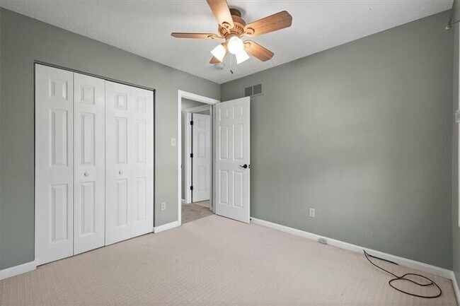 Building Photo - 102 Westbrooke Ln