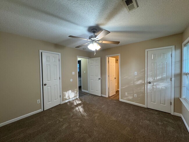 Building Photo - 223 Faulkner Ct