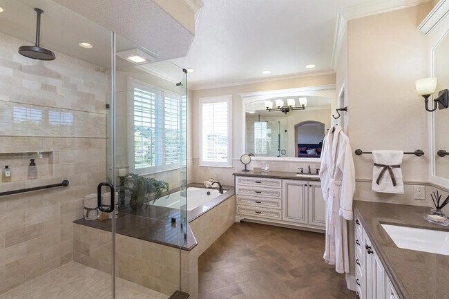 Building Photo - 2490 Muirfield Way