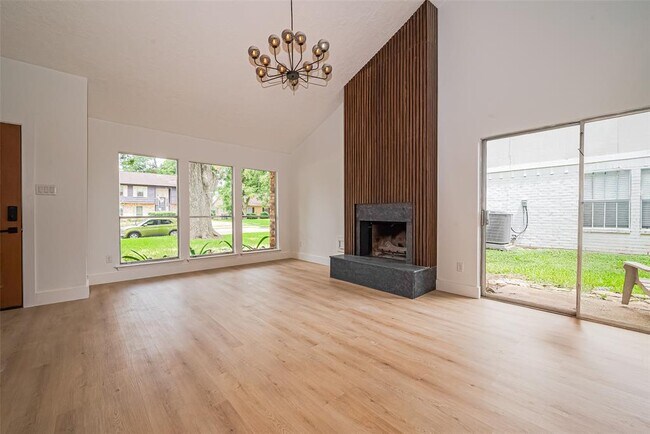 Building Photo - 1306 Briarmead Dr
