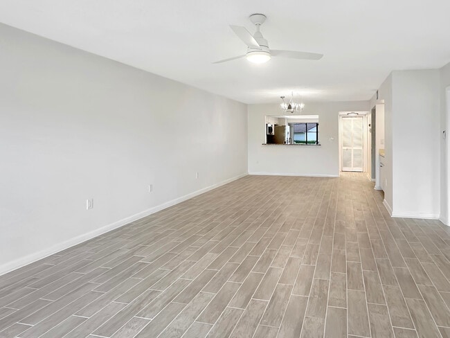 Building Photo - 3351 Twin Lakes Terrace