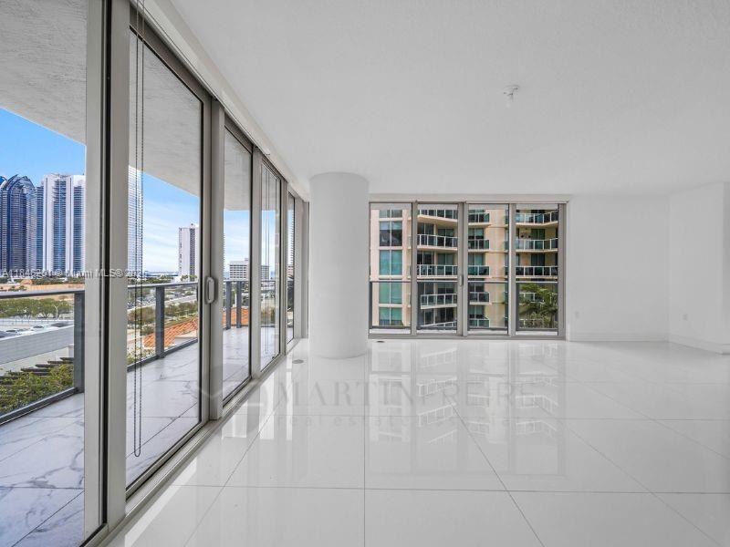 Building Photo - 300 Sunny Isles Blvd