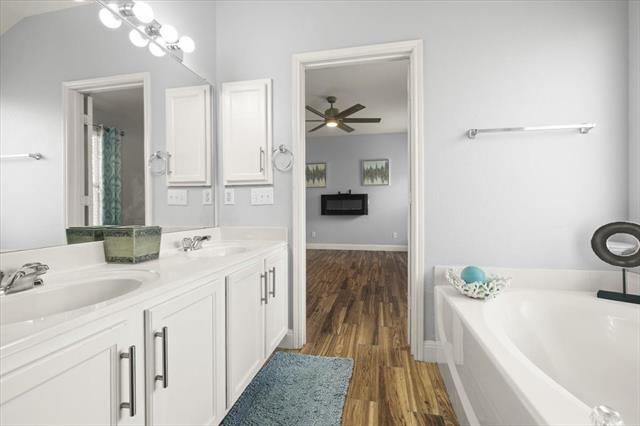 Building Photo - 3817 Laurel Crossing Dr