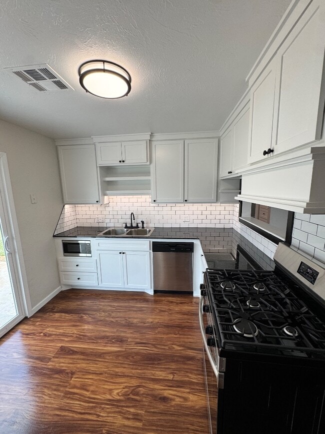 Building Photo - 2505 SW Murray Dr