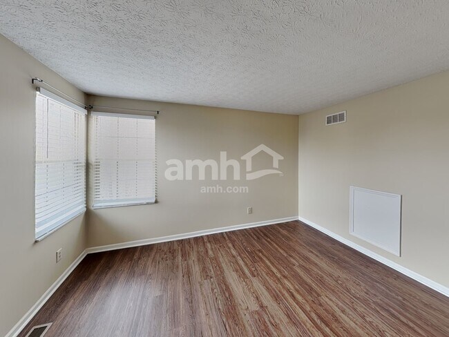 Building Photo - 742 Keltoncrest Dr