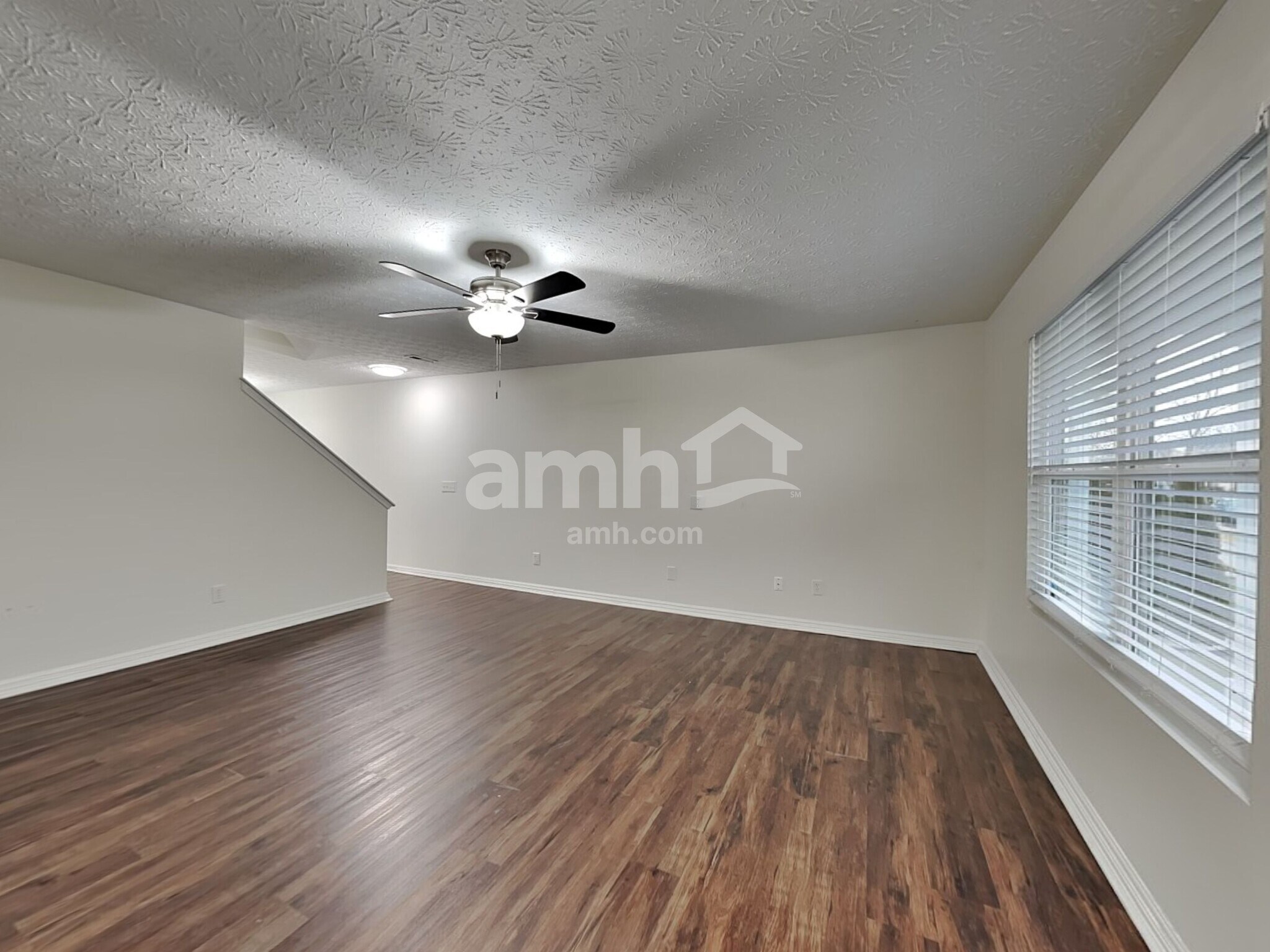 Building Photo - 1395 Ithaca Dr