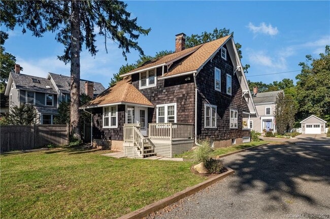 Building Photo - 18 Graves Ave