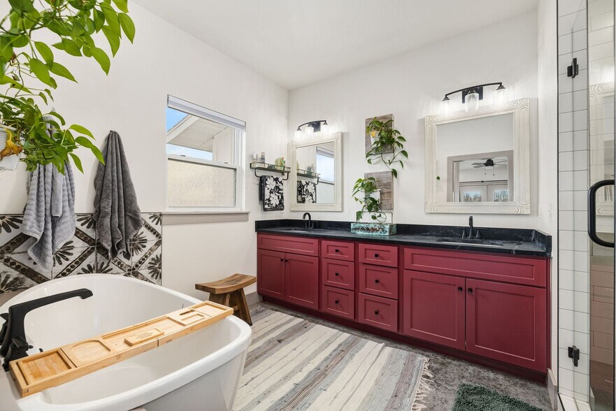 Building Photo - 149 NW Campbell Loop