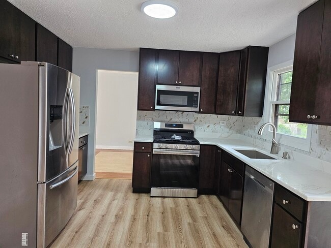 Building Photo - 1016 Concord Dr