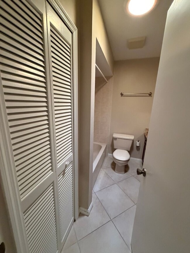 Building Photo - 2 Bed 2 Bath in St Cloud for Rent