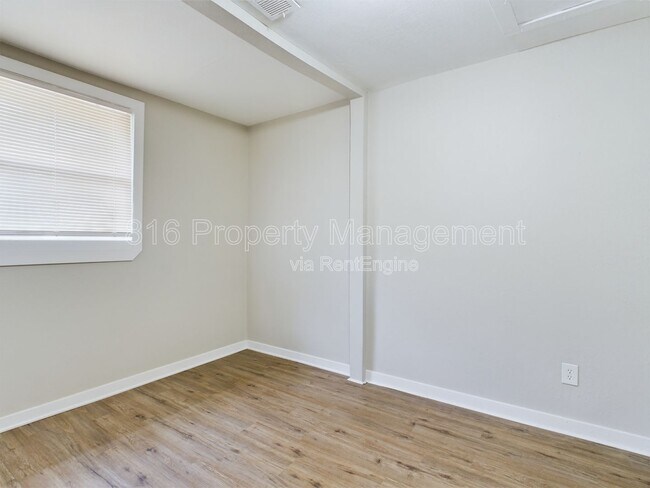 Building Photo - 5218 Highland Ave