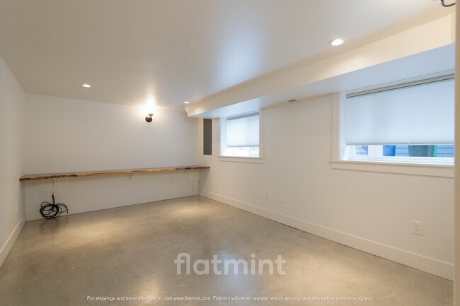 Building Photo - 2315 N 56th St