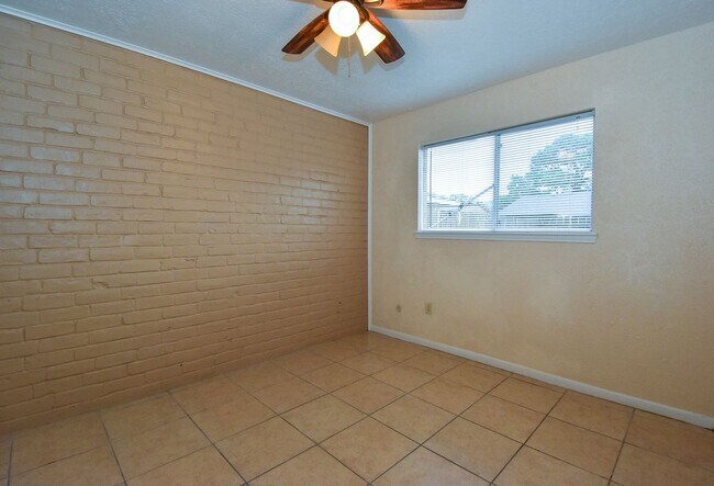 Building Photo - 1519 Barcelona Way Dr