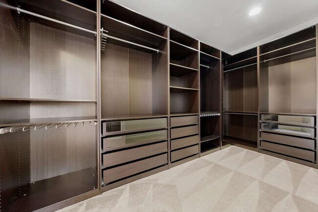 Building Photo - 7585 Mindy Mae Ln