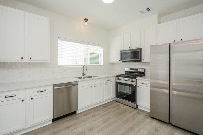 Building Photo - 9939 Farrell Dr