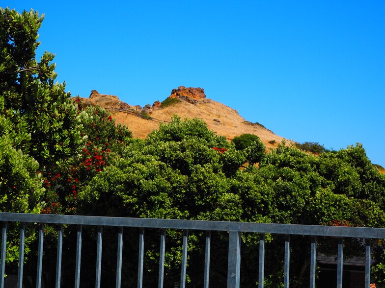 Building Photo - 286 Roosevelt Way