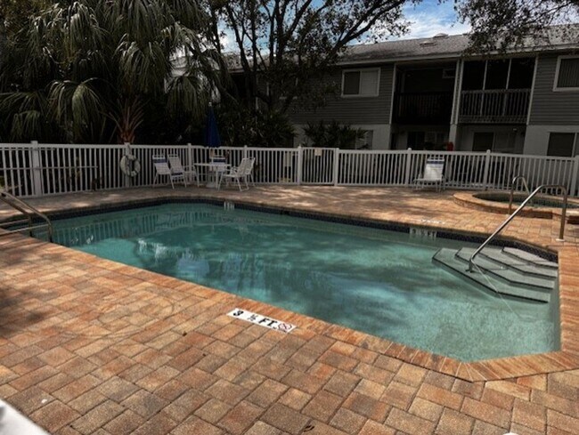 Building Photo - Luxury 3 bedroom 2 bathroom townhome avail...