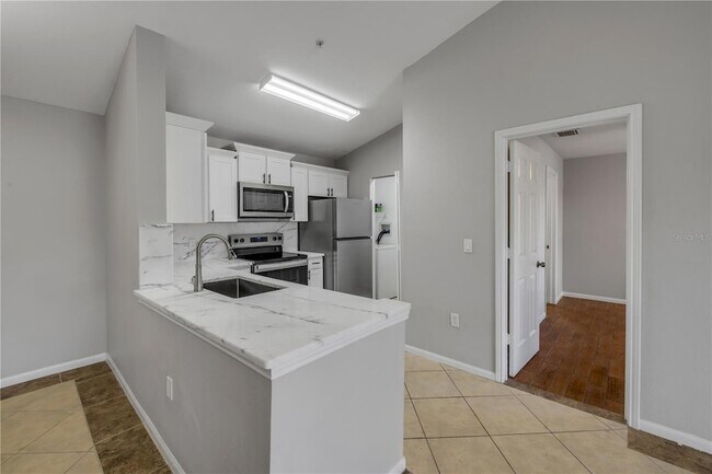 Building Photo - 940 Village Trail