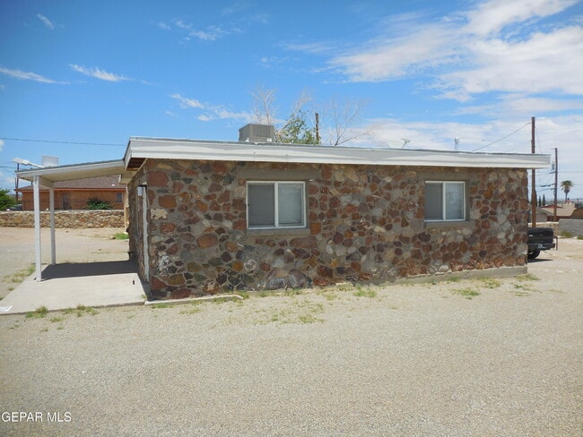 Building Photo - 8314 Mercury St
